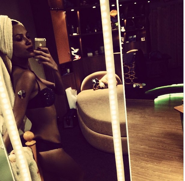 Участница "Дом-2" из Хабаровска: я уже привыкла к камерам в ванной комнате, Фото с места события из других источников