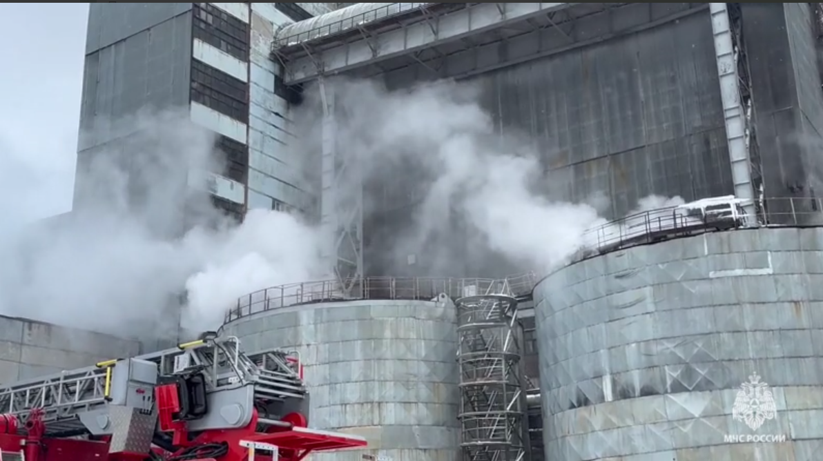 Пожар на ТЭЦ-3 Скриншот с видео ГУ МЧС России по Хабаровскому краю