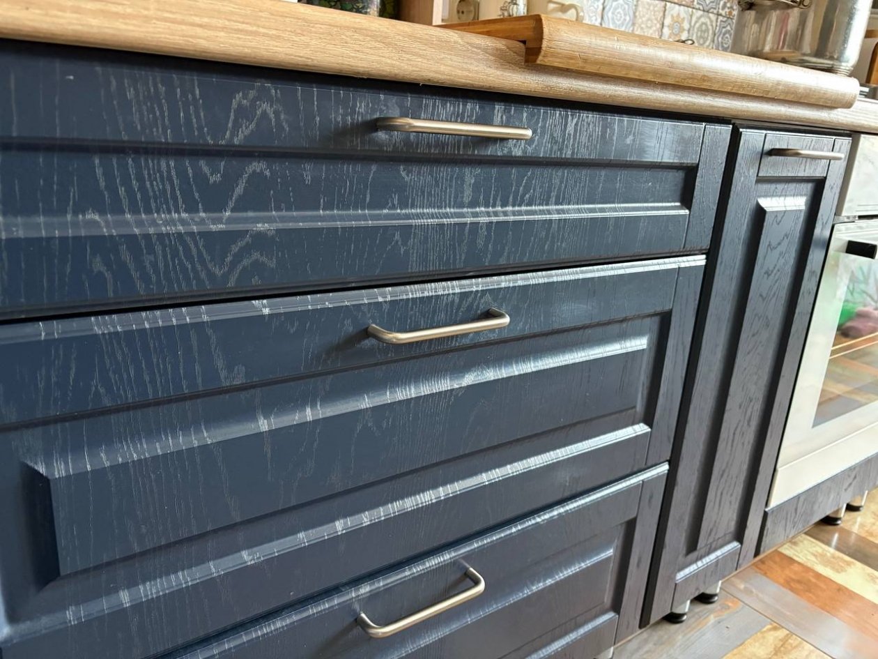 Из 6 растворов мою только одним: кухонные шкафчики сияют - ни липкого налета, ни жира ИА SevastopolMedia