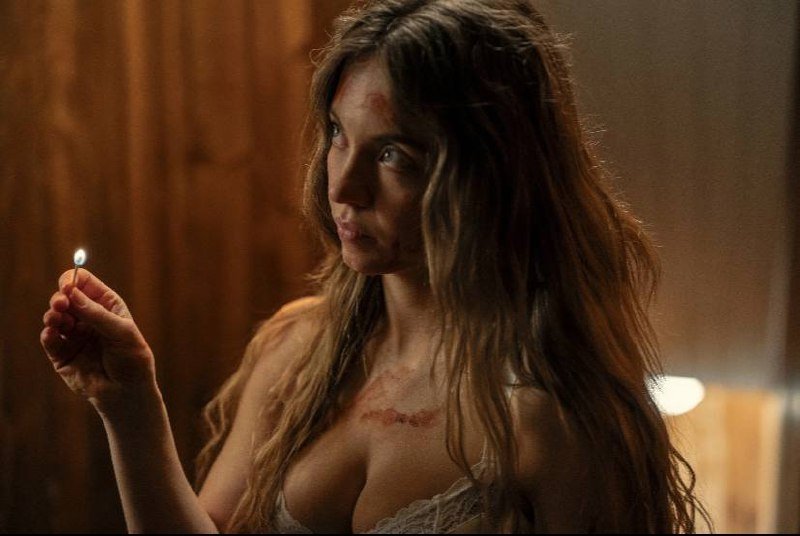 Скриншот из фильма Кадр из кинофильма &quotГорничная&quot (18+)