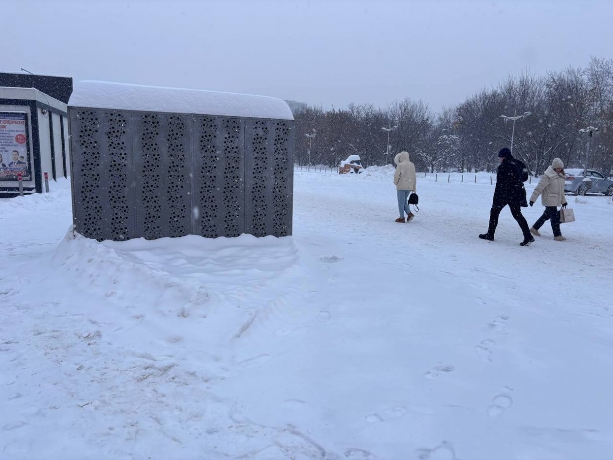 Москва борется со снегопадом 3-ий день подряд ИА StolicaMedia