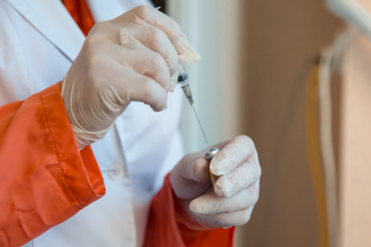 медицина, больничный, коронавирус, грипп, эпидемия, вирус, пандемия, ковид, вакцина, прививка, гам-ковид, мазок Илья Аверьянов, ИА PrimaMedia