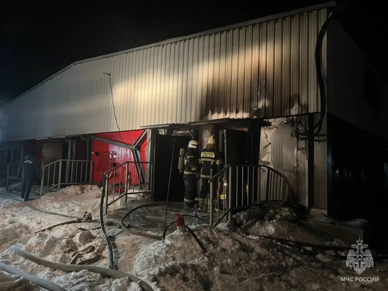 Пожар в свинокомплексе пресс-служба ГУ МЧС России по Сахалинской области