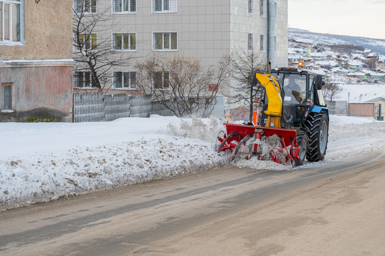 В Магадане продолжается расчистка от снега участков улично-дорожной сети Источник