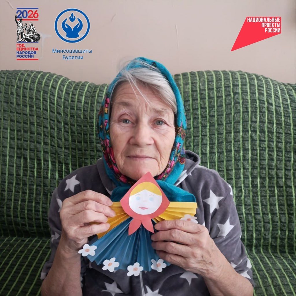Пенсионеры в Бурятии создали обрядовые масленичные куклы минсоцзащиты РБ