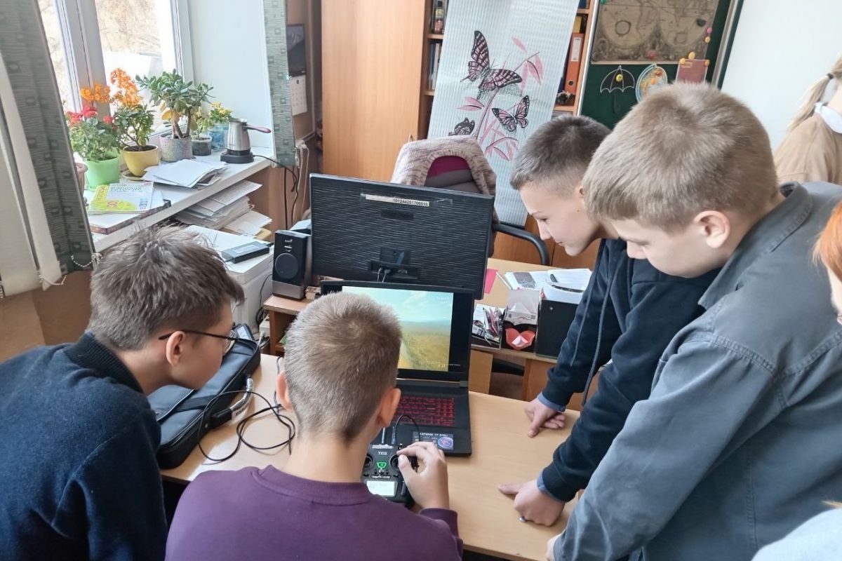 Владивостокским школьникам рассказали историю СВО на уроке мужества Пресс-служба партии ЕР