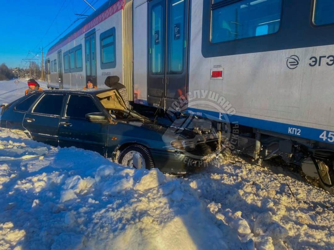 Тематическое фото Telegram / &quotПодслушано Электрички Москвы&quot (18+)