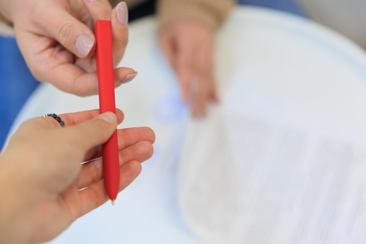 подписание, договор, ручка, документ,  роспись, подпись, сделка, ипотека Яна Гайдук, ИА PrimaMedia.ru