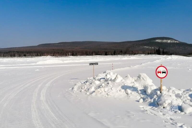 В Якутии разрешено движение по 42 ледовым переправам МЧС России по РС (Я)