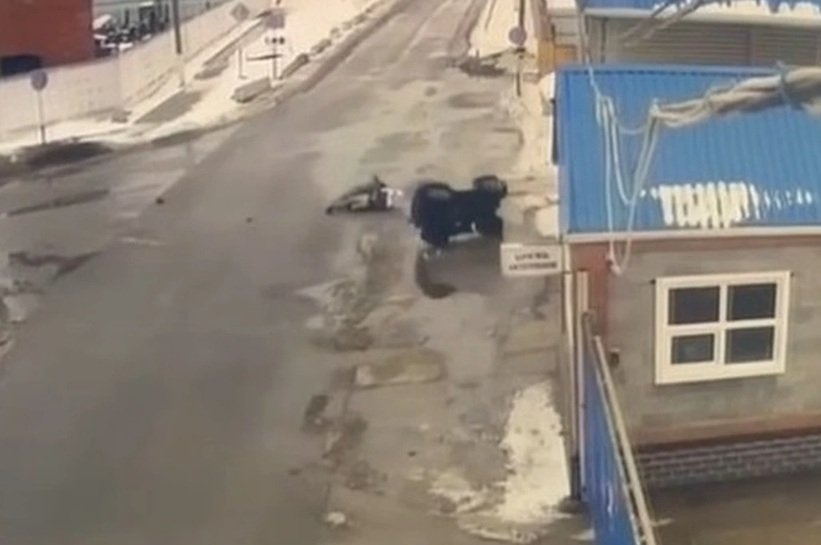 Пьяные мужчины перевернулись на квадроцикле на Кубани скриншот видео t.me/gibdd123region