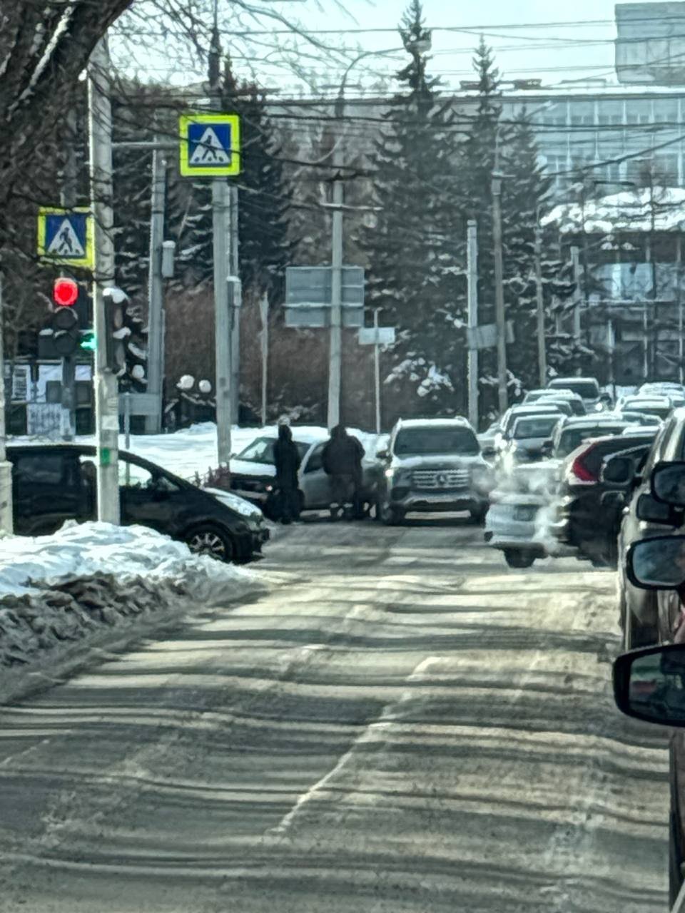 Две иномарки столкнулись на Улан-Баторской в Иркутске Тг-канал (18+) ДТП38RUS