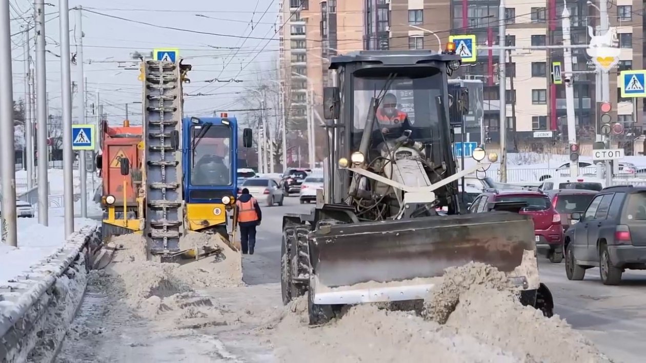 Всю дорожную технику вывели на уборку улиц Иркутска Тг-канал (18+) мэра Иркутска