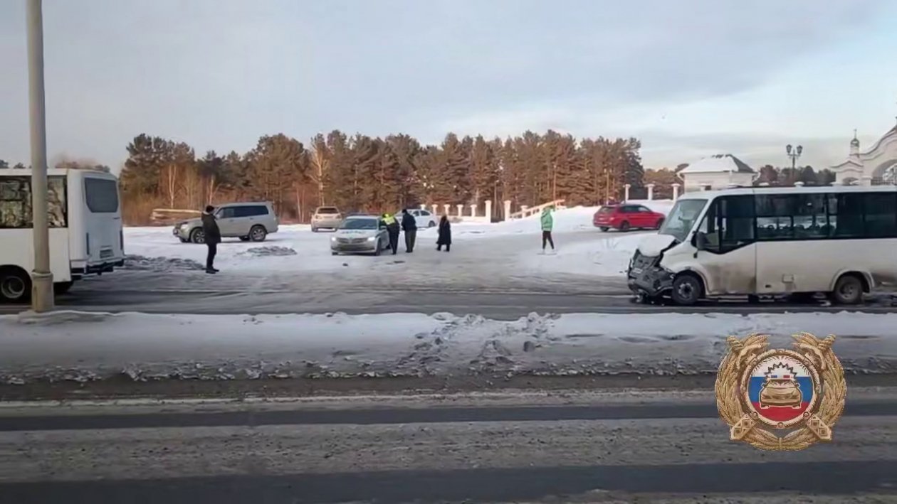 В ДТП с двумя маршрутками в Шелехове пострадали не менее шести человек Госавтоинспекция региона