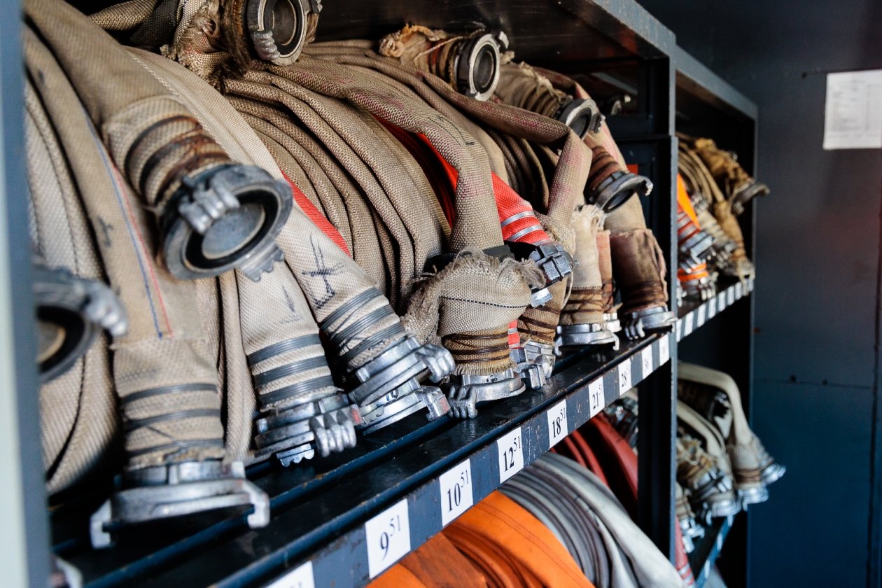 пожарные, рукав, пожар, МЧС Евгений Кулешов, ИА PrimaMedia