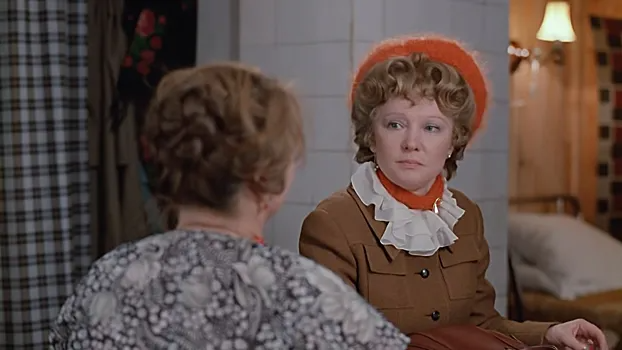 Тематическое фото Скриншот кадра из фильма &quotЛюбовь и голуби&quot (12+)