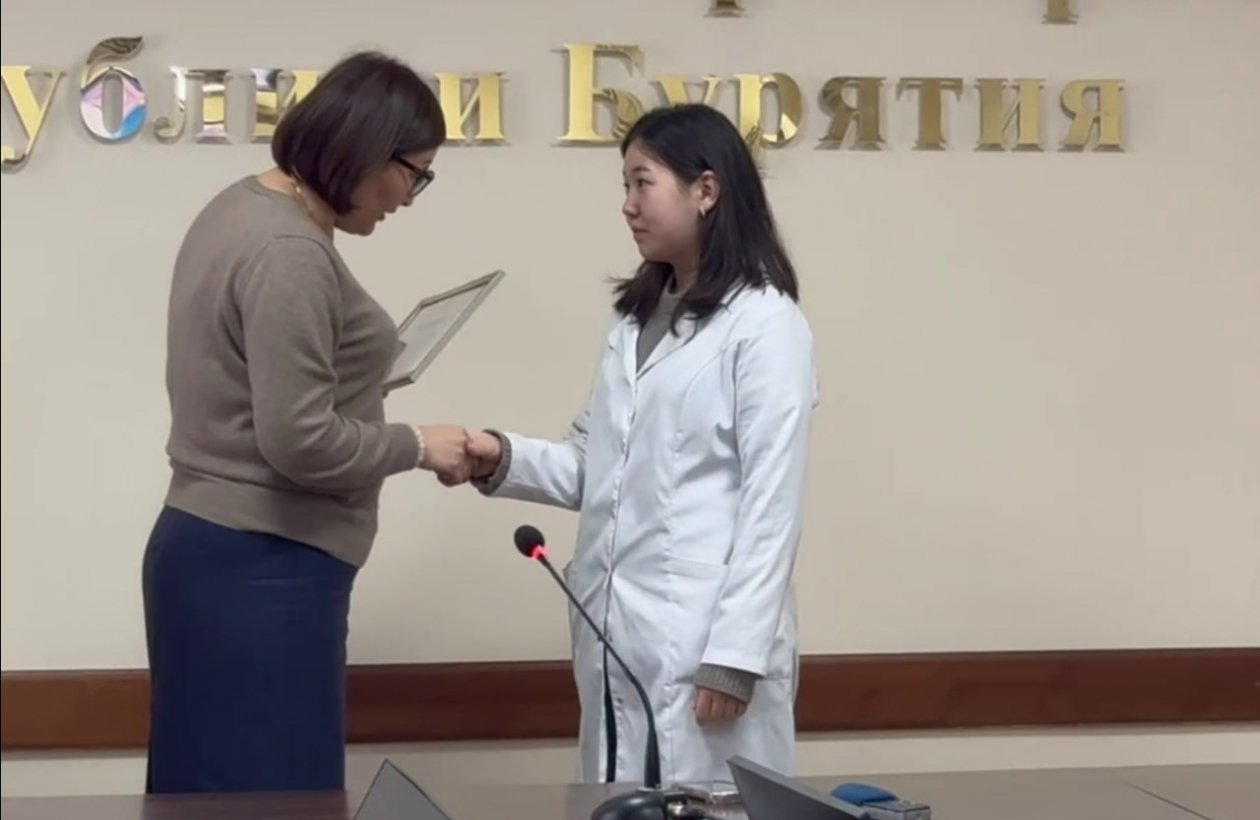 Будущих ветеринаров в Бурятии поддержали целевой стипендией Управление ветеринарии Бурятии
