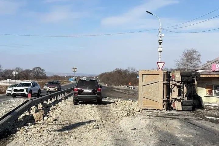 ДТП с участием грузового автомобиля тг-канал (18+) Полиции Приморья