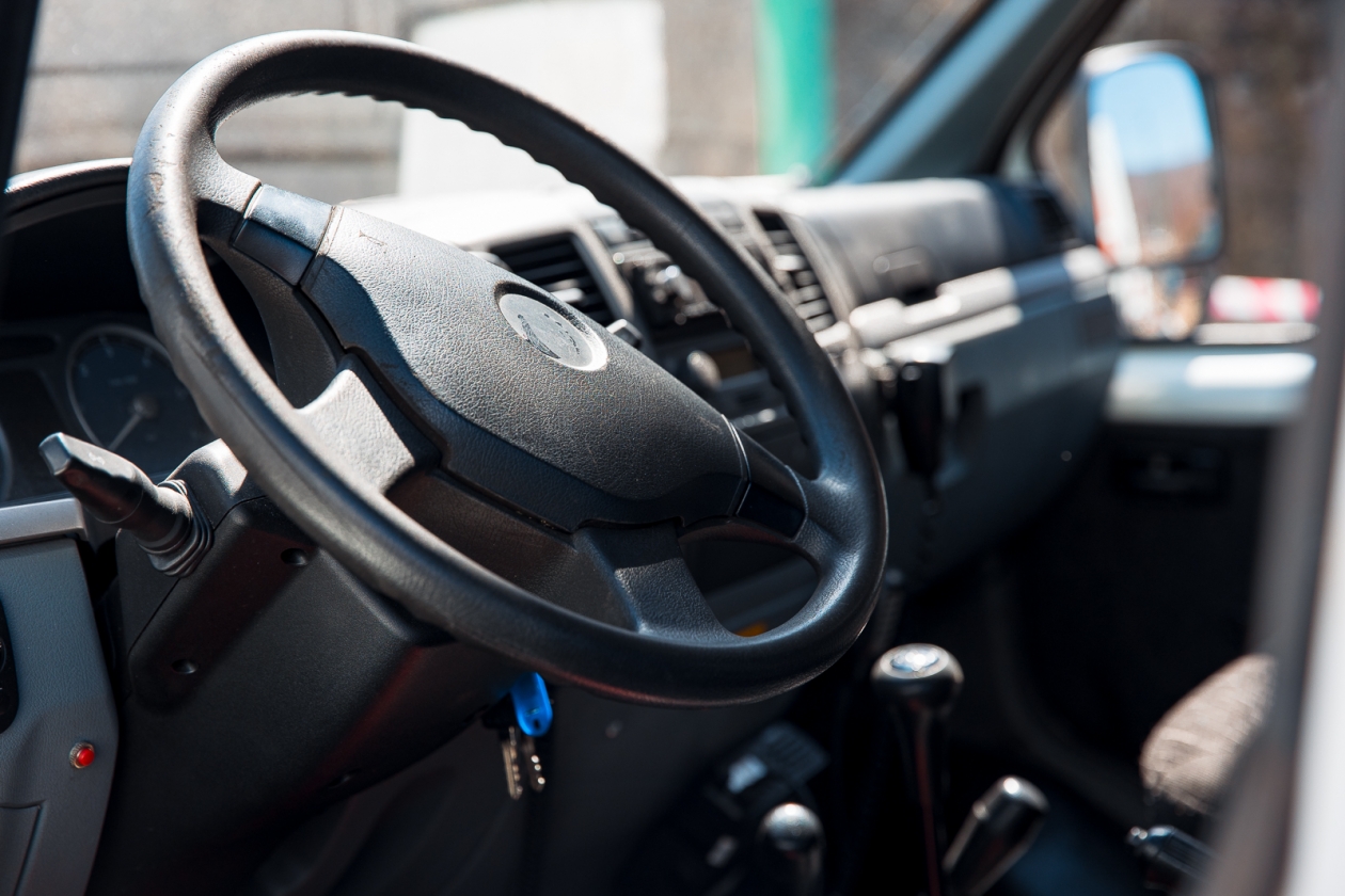 Житель Ейска из ревности поджег автомобиль знакомой вместо соперника Илья Аверьянов