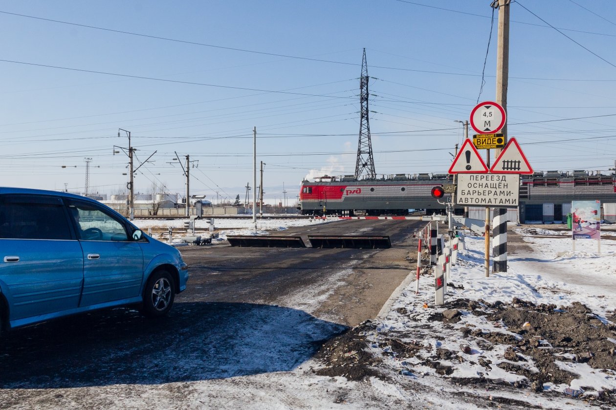 Железнодорожный переезд пресс-службы ЗабЖД