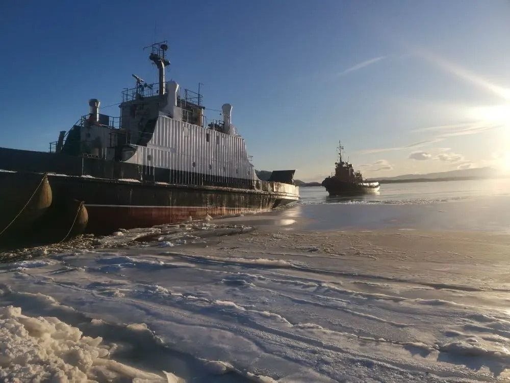 Паром в протоке &quotОзерная&quot ТГ-канал (18+) &quotКамчаттрансфлота&quot