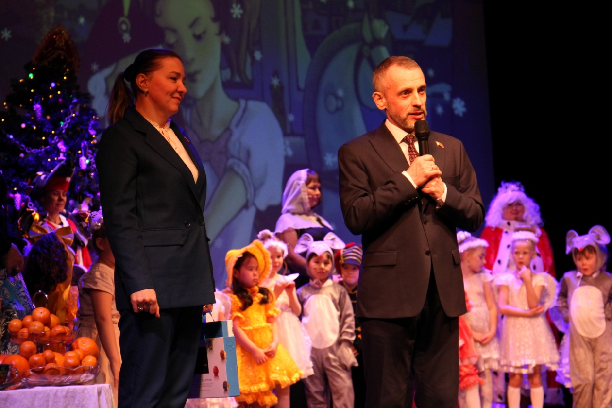 В Магаданском областном театре кукол стартовал марафон &quotДобрый Апрель&quot Источник