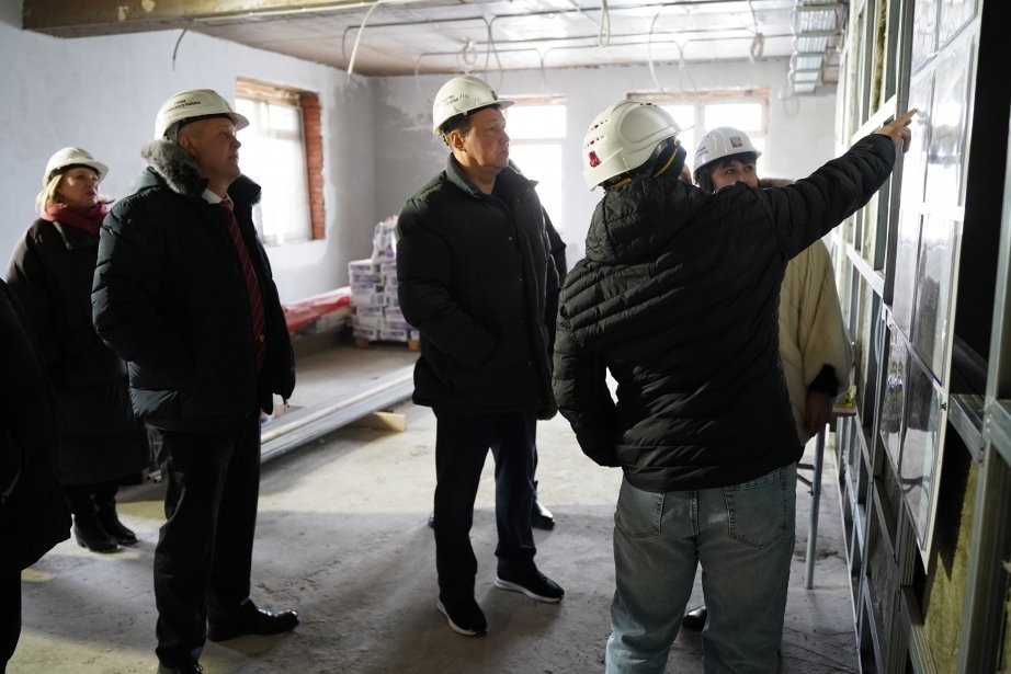 ​Первый зампред правительства Хабаровского края Сергей Абрамов посетил ведущие предприятия Ванинского района Роман Рубин