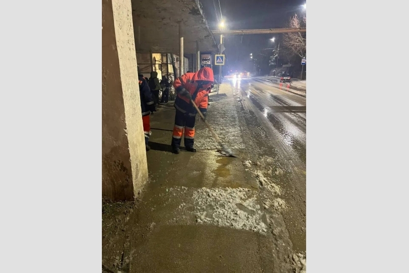 Дороги чистят от снега и льда Соцсети Павла Иено