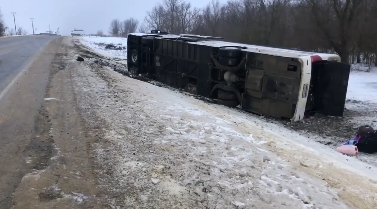 Рейсовый автобус опрокинулся на Ставрополье, пострадали четыре человека пресс-служба Госавтоинспекции Ставрополья