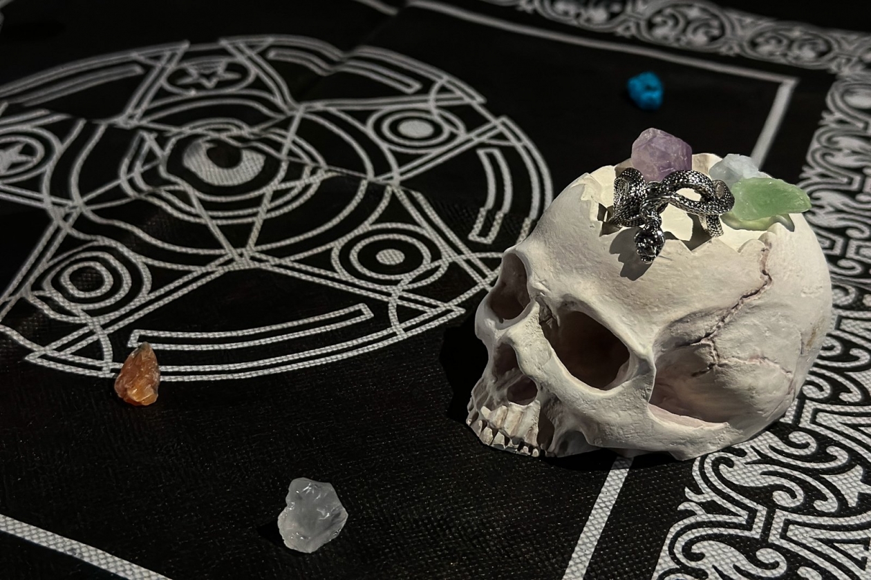 Гадалка, карты Таро, хрустальный шар, магия, эзотерика Валерия Панфилова, ИА Primamedia