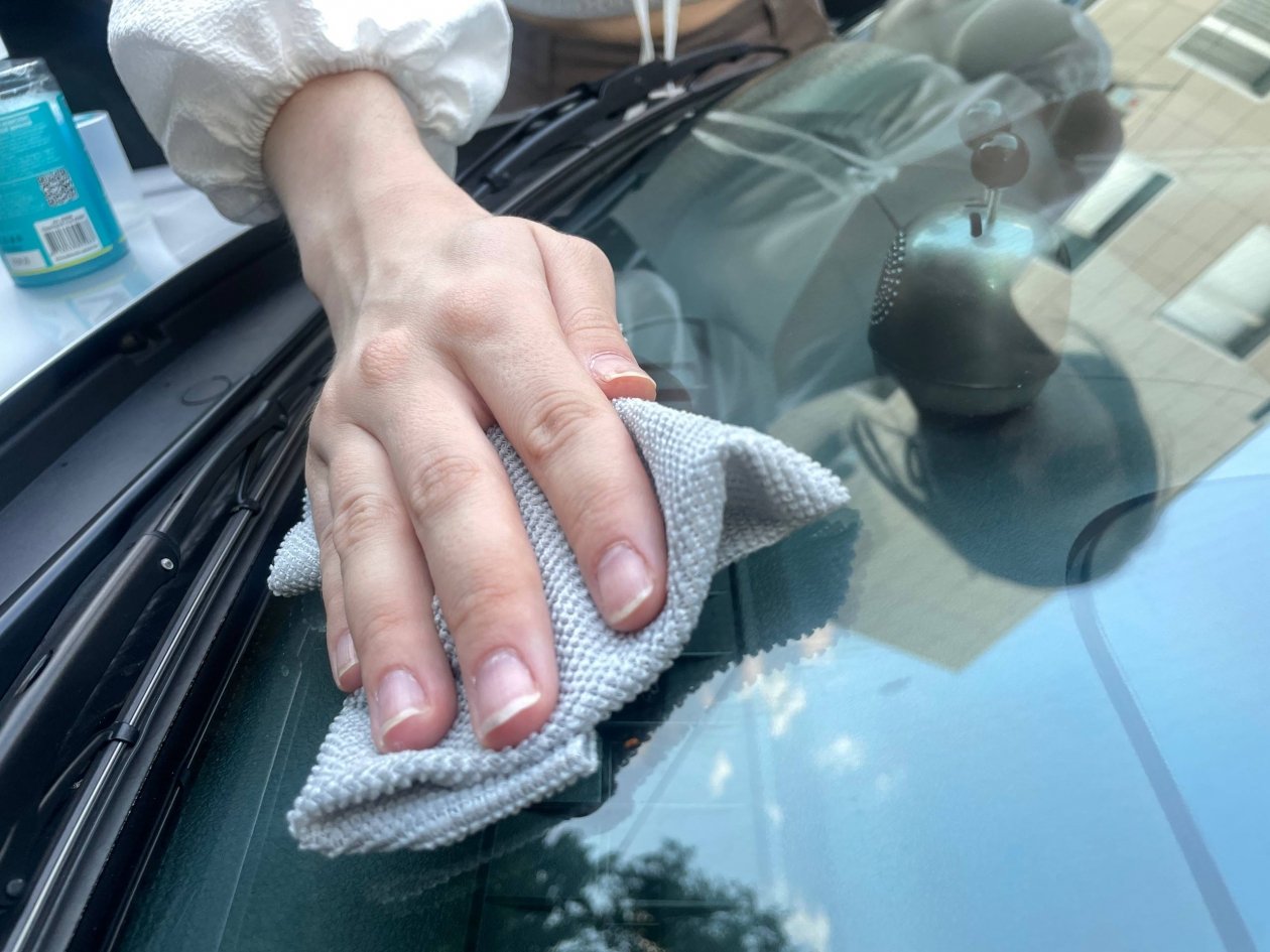 Испугался, что стекла нет: 4 пшика сделают лобовое кристально чистым ИА KrasnodarMedia