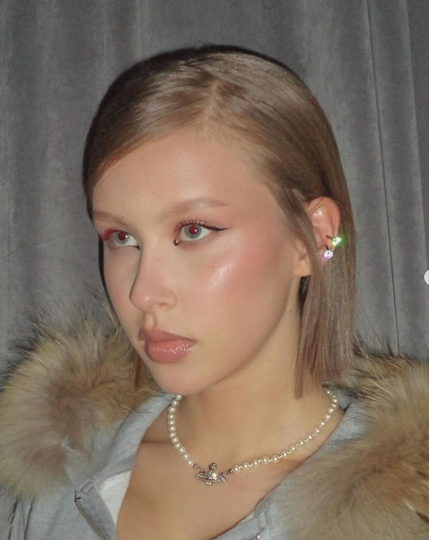 Личные соцсети Анны Пересильд