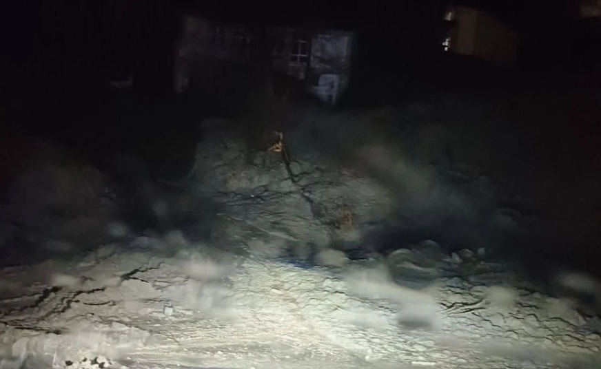 Новый оползень в Сочи подошёл к жилым домам Соцсети