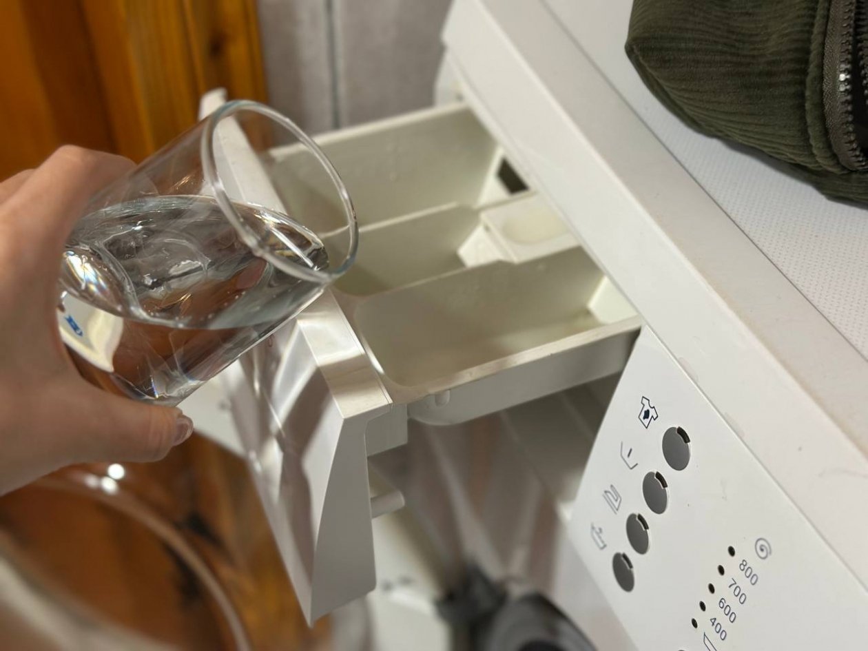 Черная грязь и вся накипь уйдут минимум на 1 год - вот, что надо влить в отсек для порошка ИА KrasnodarMedia