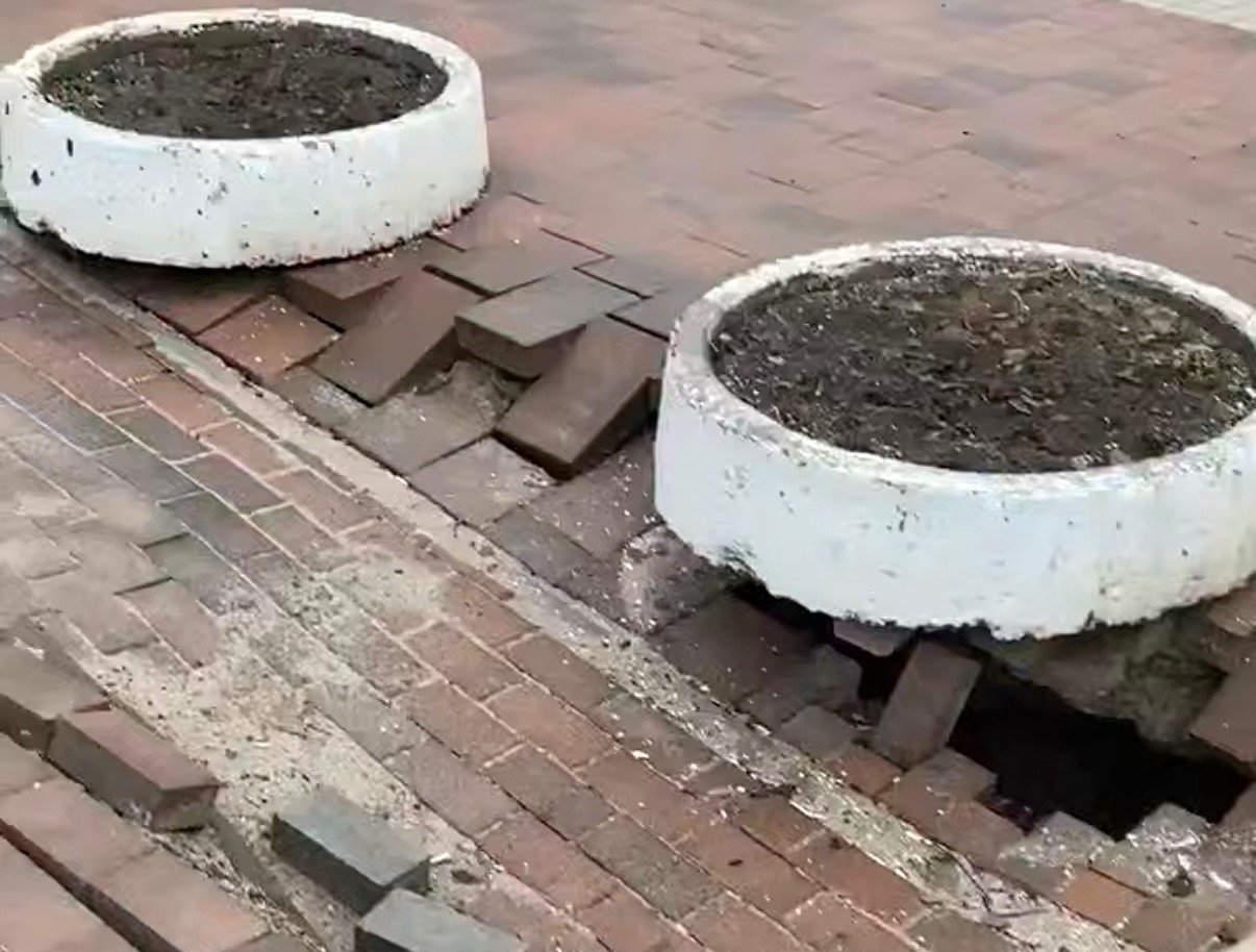 Переделать вздыбленную плитку потребовали от подрядчика в Невинномысске пресс-служба администрации Невинномысска