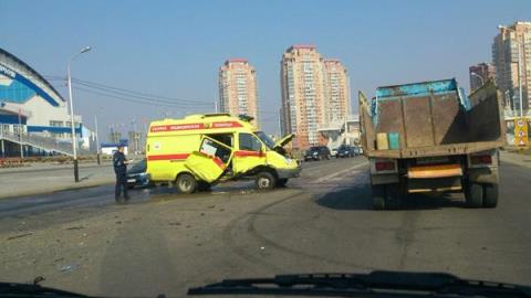 Дама на иномарке перевернула машину "скорой помощи" на улице Пионерской в Хабаровске  Авторадио