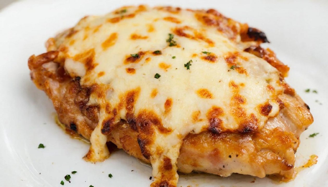 Изображение GigaChat (18+)