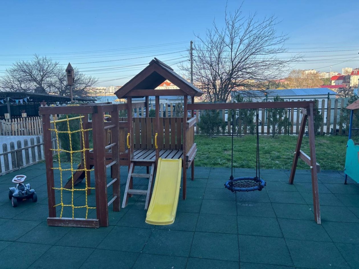 Ребенок упал с лестницы и сломал ногу Следком Крыма и Севастополя