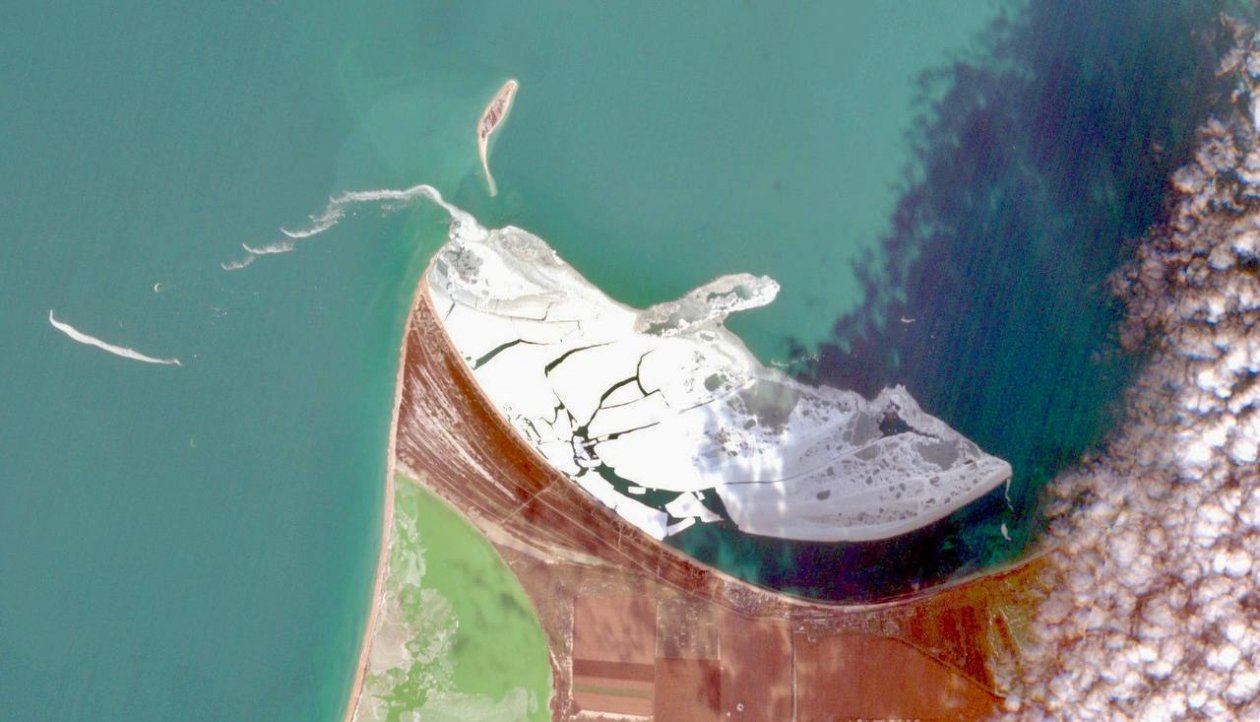 Ледяное поле зафиксировали в Черном море ФГБУ &quotЗаповедный Крым&quot