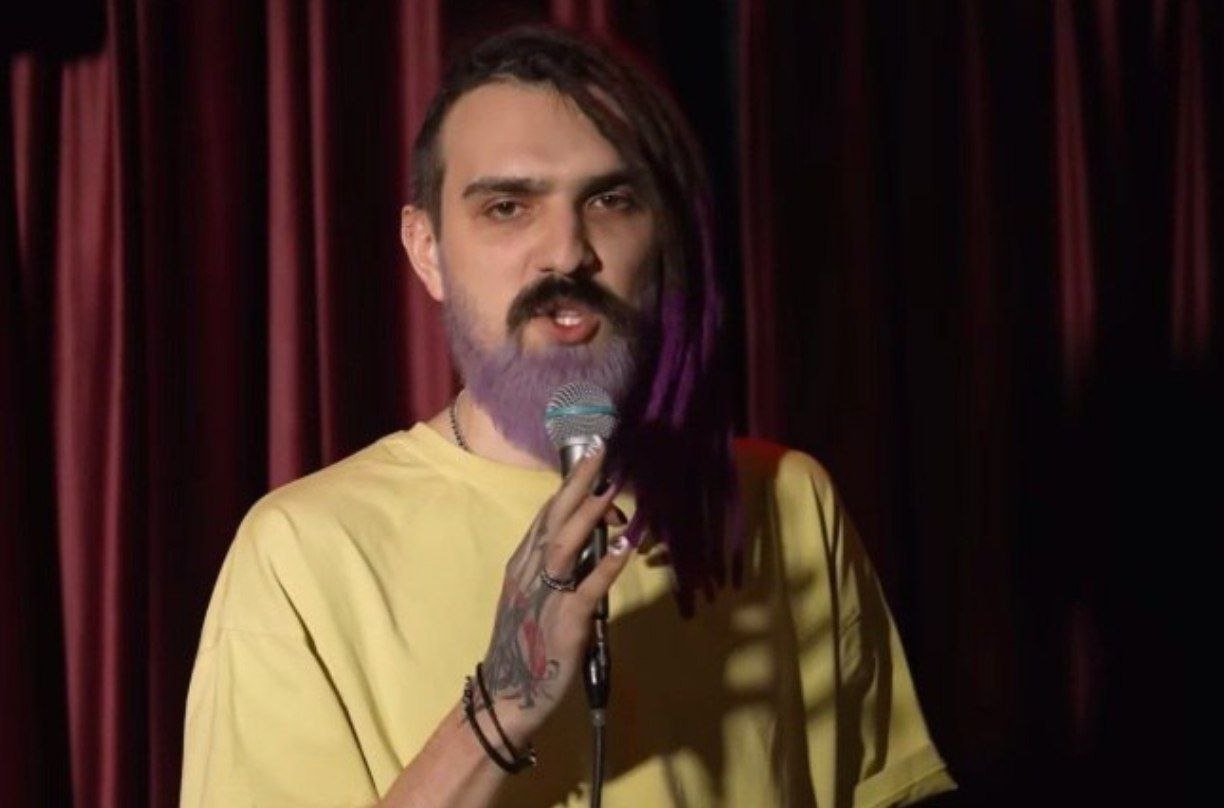 Комика из Ейска приговорили к 5 годам за шутки над участниками СВО скрин выступления