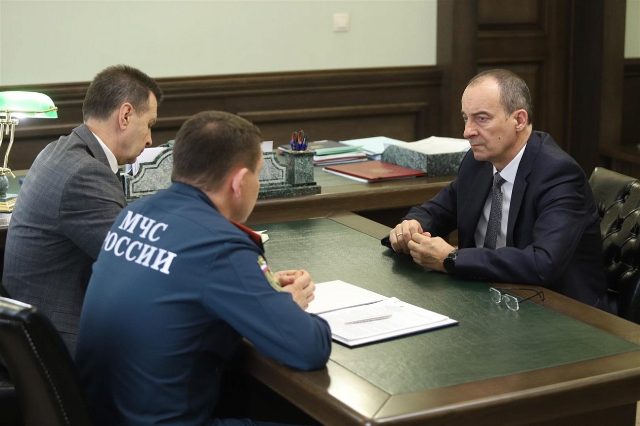 Юрий Бурлачко провел рабочую встречу с новым главой МЧС Кубани пресс-служба Заксобрания Краснодарского края