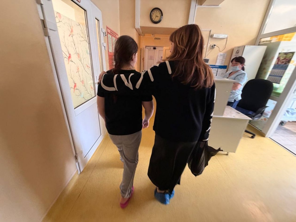 12-летняя сахалинка с детским омбудсменом в больнице telegram-канал уполномоченного по правам ребенка в Сахалинской области Любови Устиновской