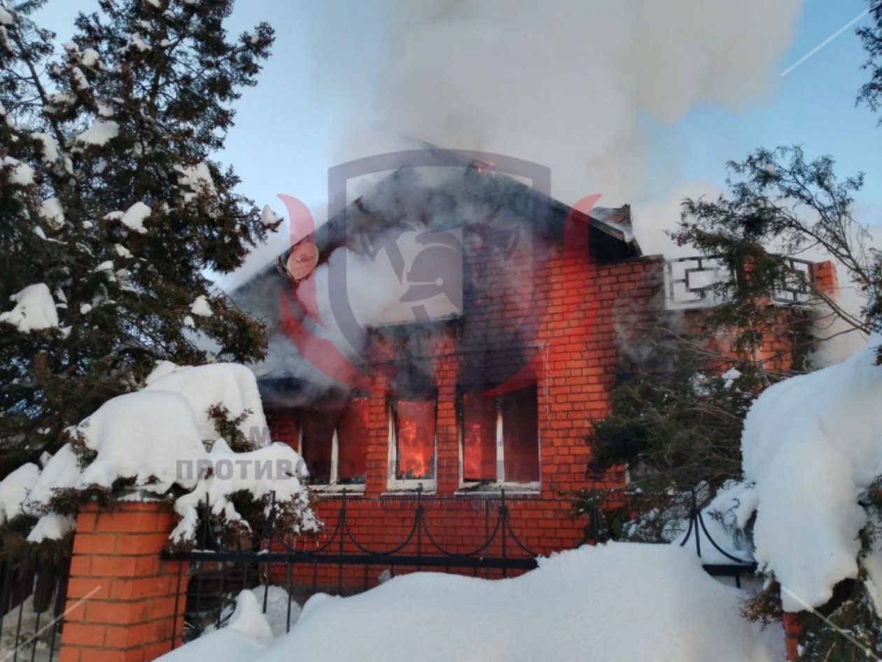 Пожар вспыхнул в жилом доме в Подмосковье Telegram / ГКУ МО &quotМособлпожспас&quot