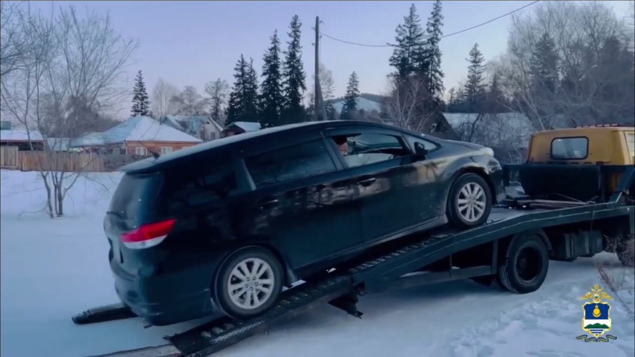 Водителя без прав остановили возле школы в Улан-Удэ ГИБДД по Бурятии