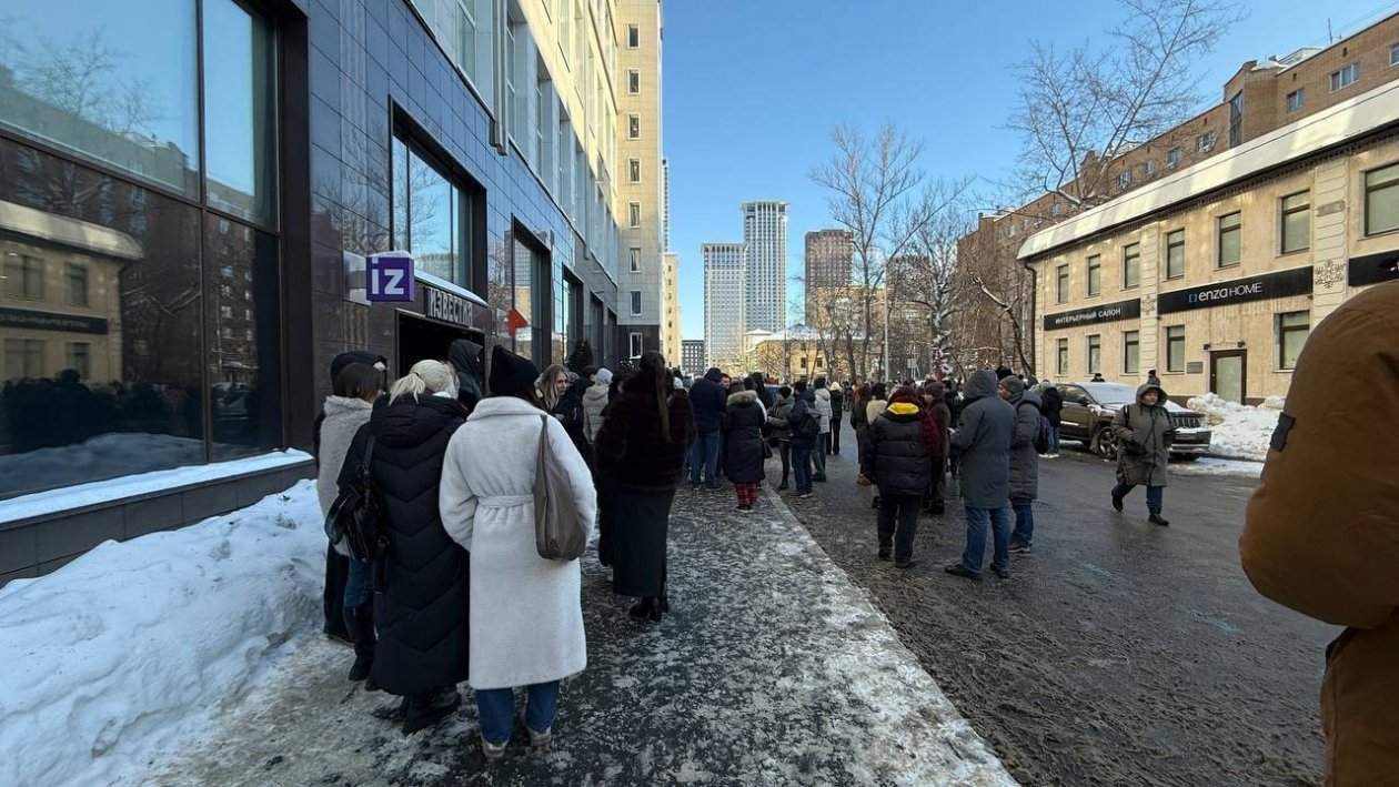 Обстановка возле здания редакции ИА StolicaMedia