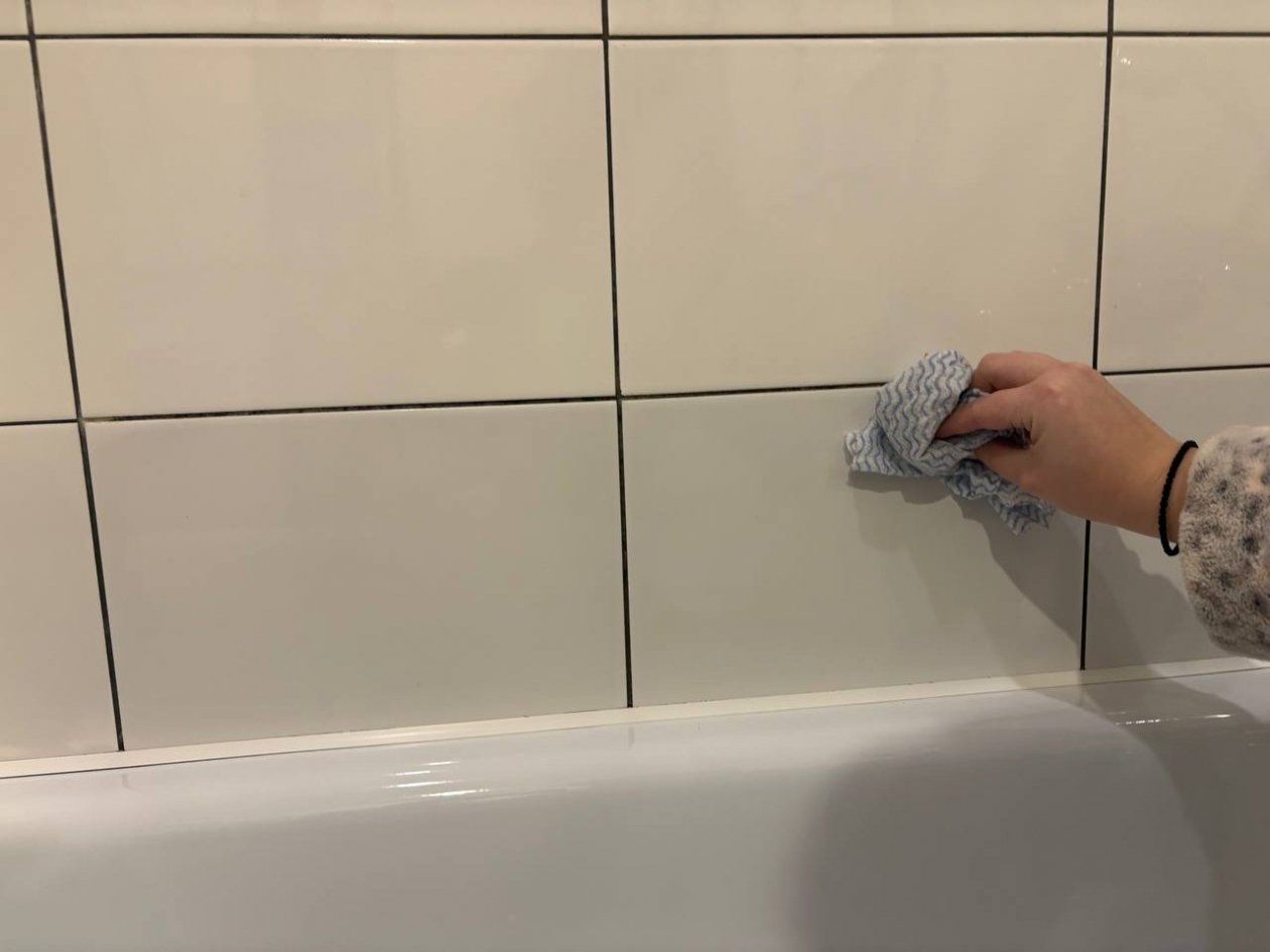 Смешиваю 50 г с содой - плитка в ванной слепит как солнце: даже швы чистые ИА SevastopolMedia