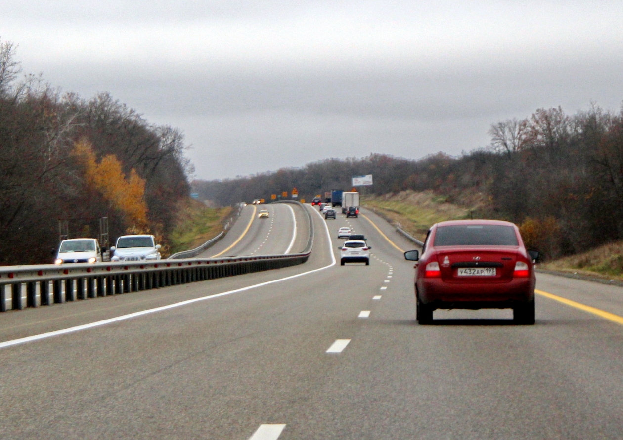 Автодорога осенью Дмитрий Мирошников, ИА KrasnodarMedia