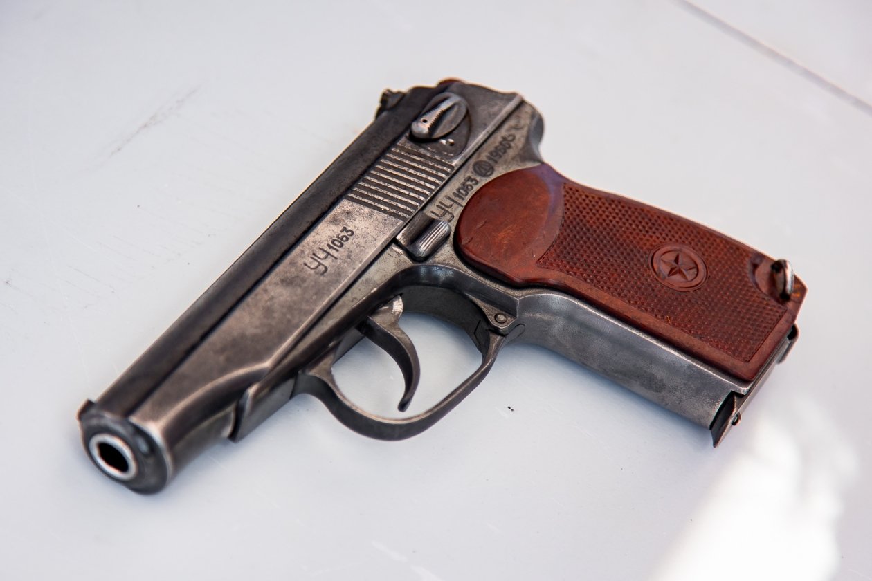 Пистолет, оружие Илья Аверьянов, ИА PrimaMedia.ru