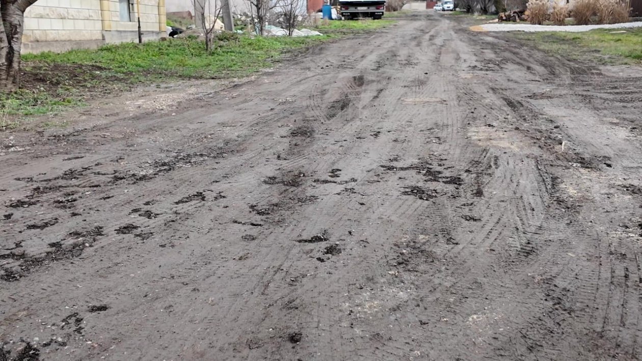 Дорога превратилась в грязевой бассейн Народный Фронт Крыма