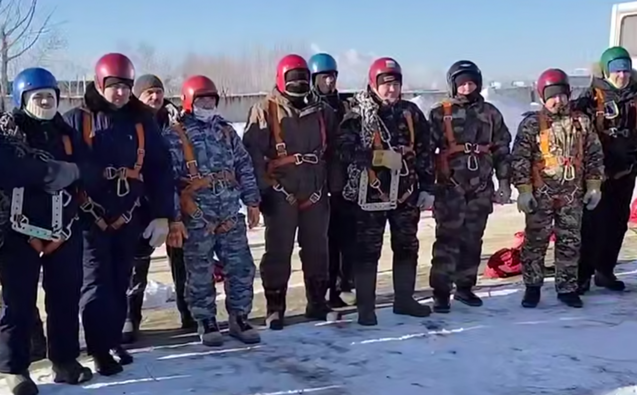 Первые в этом году тренировки десантников-пожарных стартовали в Иркутске тг-канал (18+) Игоря Кобзева