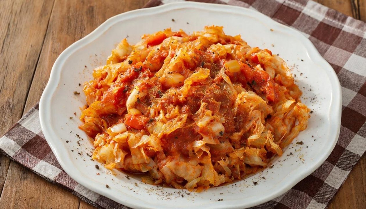 Секрет пикантной тушеной капусты: всего 1 действие и гарнир съедят без мяса ИИ Kandinsky (18+)